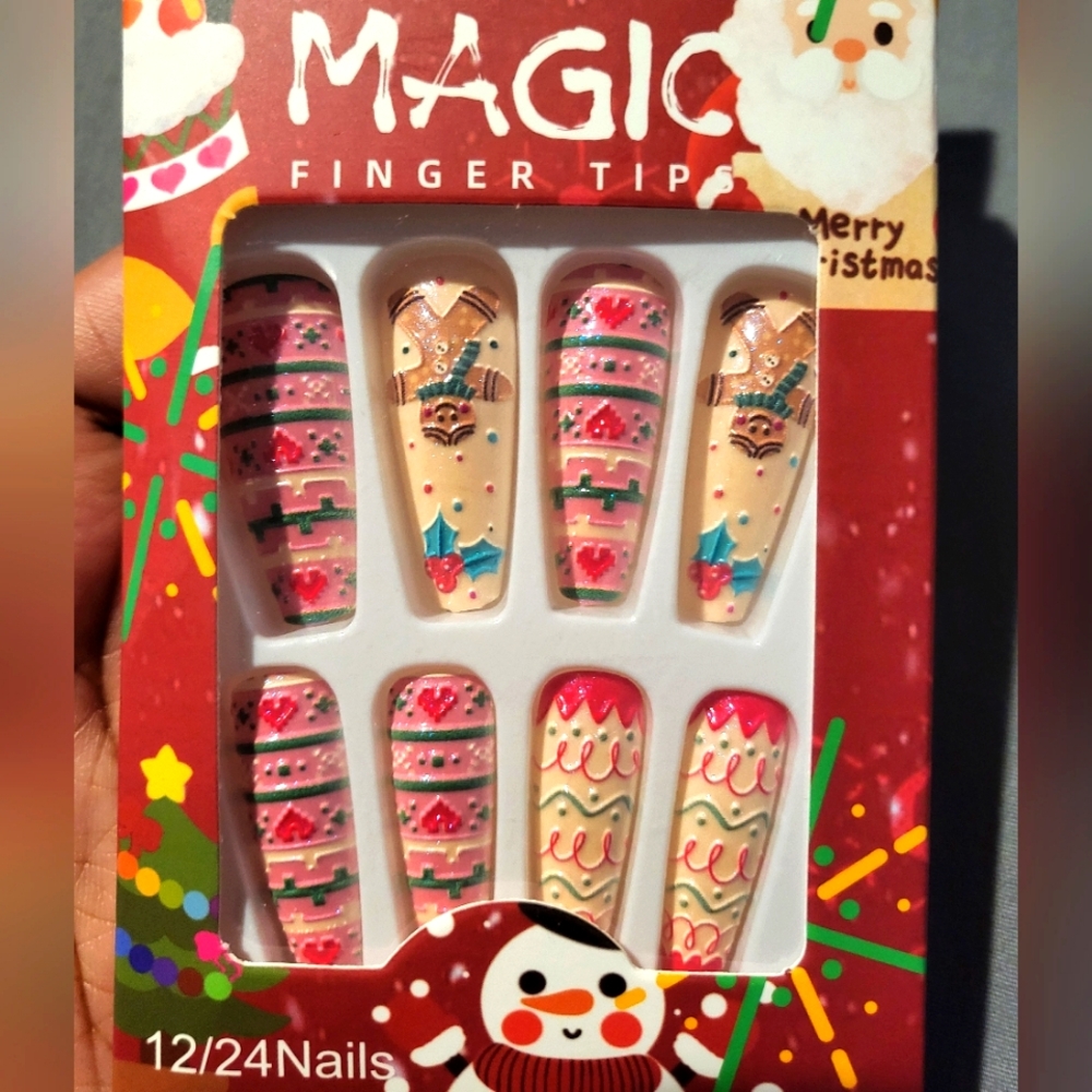 CHRISTMAS PRESS ON NAILS